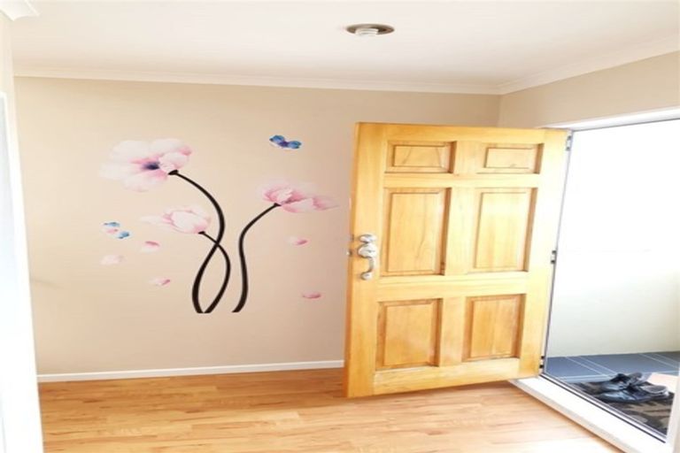 Photo of property in 132a Mcleod Road, Te Atatu South, Auckland, 0610