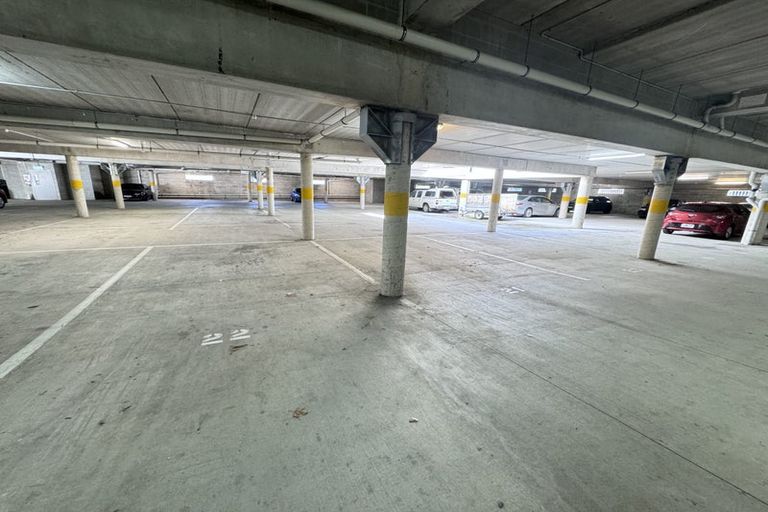 Photo of property in 2/11 Carlos Drive, Flat Bush, Auckland, 2016