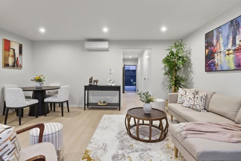 Photo of property in 2/7 Tapu Road, Huapai, Kumeu, 0810
