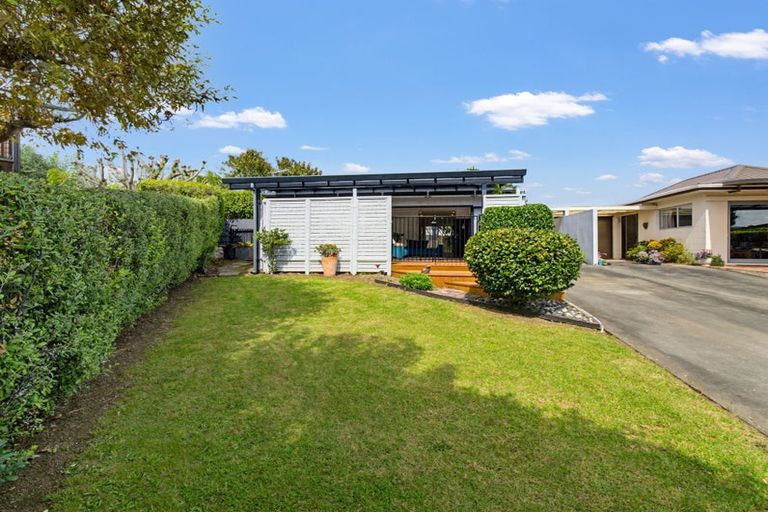 Photo of property in 1/15 Claresholm Place, Mangere Bridge, Auckland, 2022