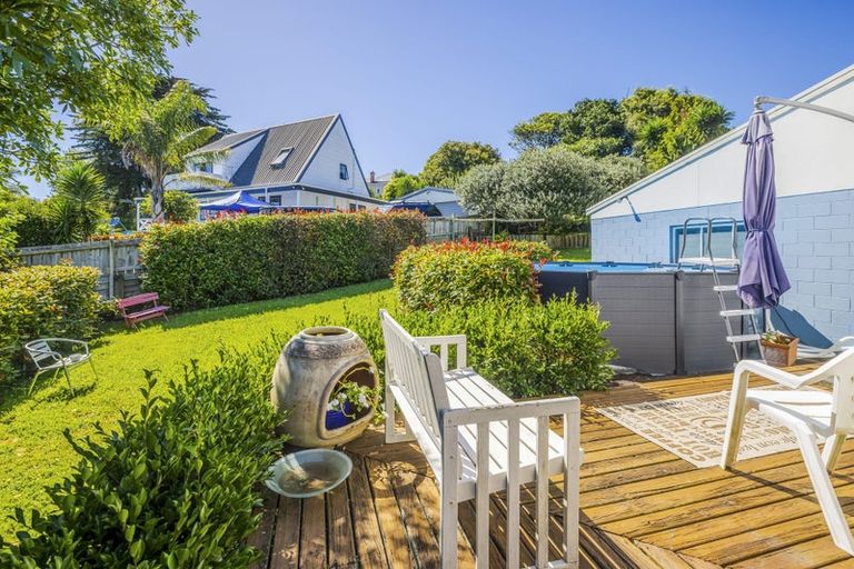 Photo of property in 8 Miro Place, Waiuku, 2123