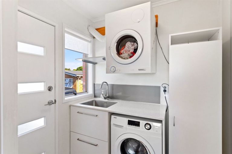 Photo of property in 2/4 Evelyn Place, Hillcrest, Auckland, 0627