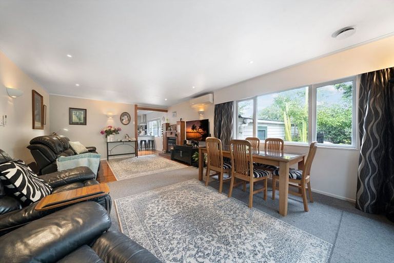 Photo of property in 2 Riserra Drive, Ranui, Auckland, 0612