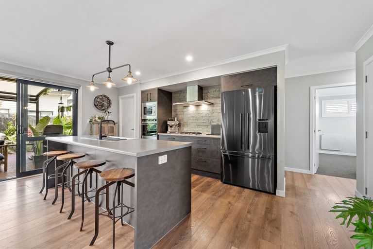 Photo of property in 39 Surf View Crescent, Red Beach, 0932