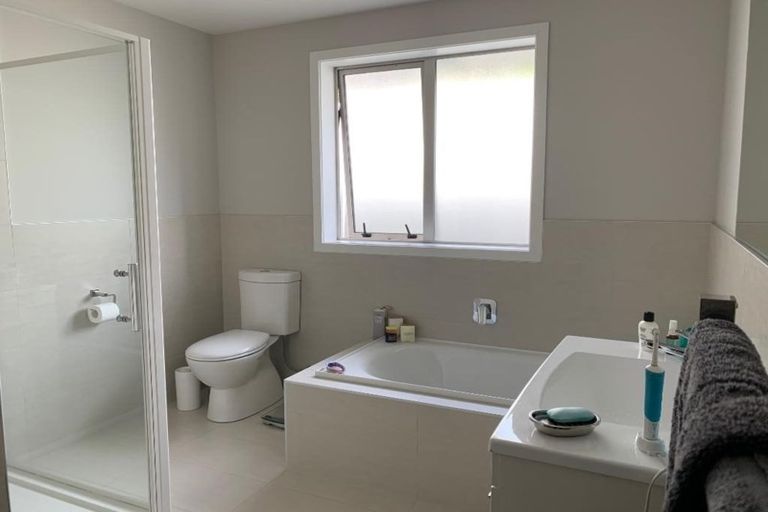 Photo of property in 27b Pehi Kupa Street, Waikanae, 5036