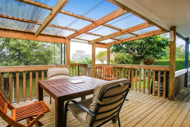 Photo of property in 32 Neil Avenue, Te Atatu Peninsula, Auckland, 0610