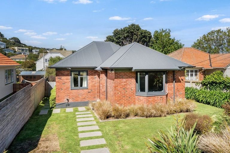 Photo of property in 544 Broadway, Strathmore Park, Wellington, 6022