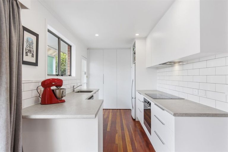 Photo of property in 2 May Avenue, Te Atatu South, Auckland, 0610