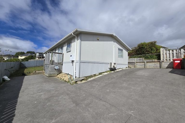 Photo of property in 10a York Place, Cannons Creek, Porirua, 5024