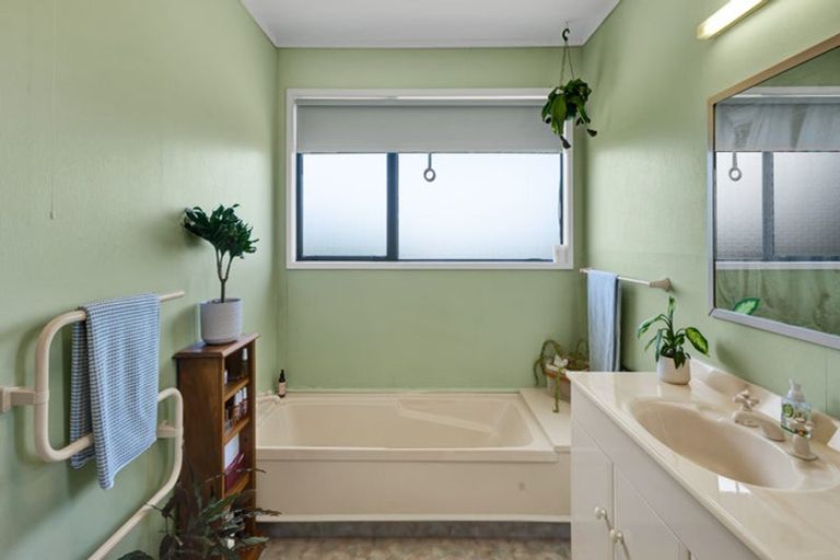 Photo of property in 9 Glanville Road, Stratford, 4332