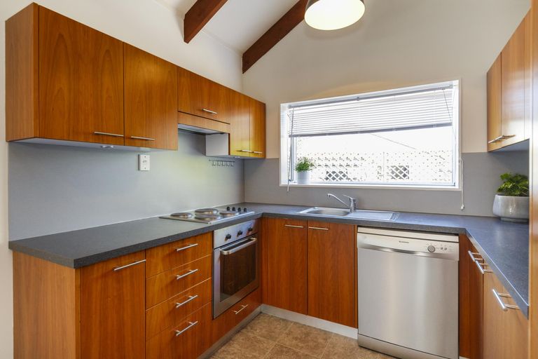 Photo of property in 19 Peppertree Glade, Kelvin Grove, Palmerston North, 4414