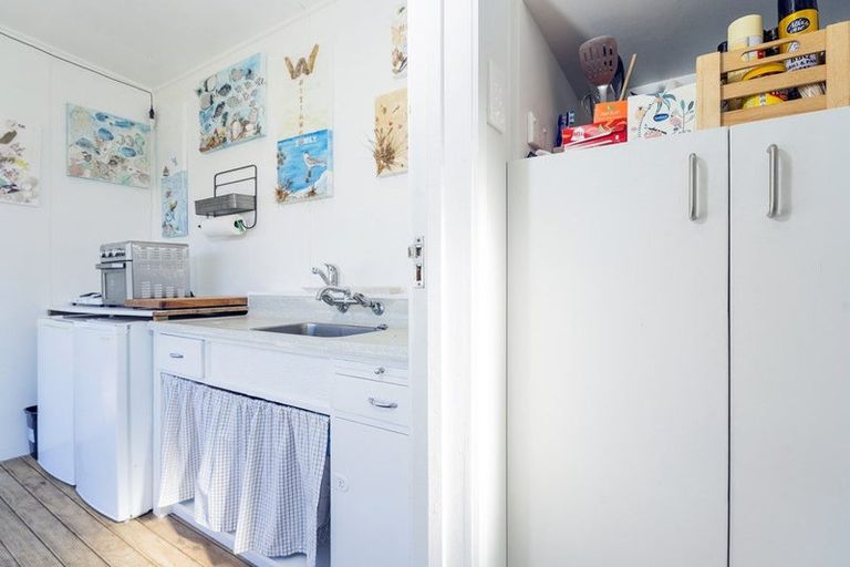 Photo of property in 14 Mermaid Place, Whitianga, 3510