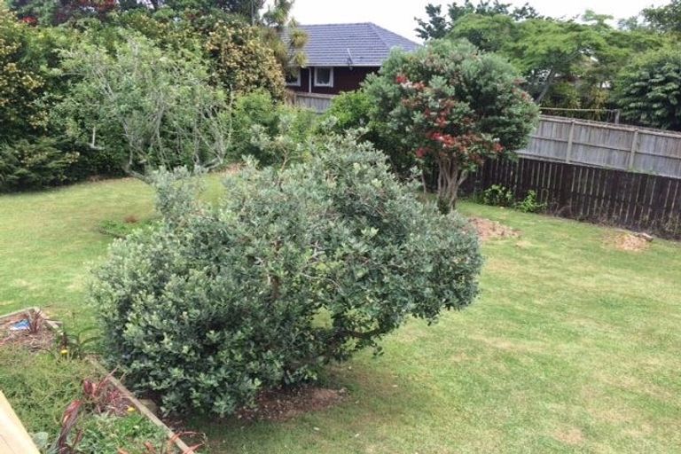 Photo of property in 26 Miltonia Avenue, Te Atatu South, Auckland, 0610
