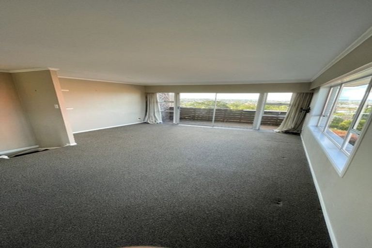 Photo of property in 5/60 West Coast Road, Glen Eden, Auckland, 0602