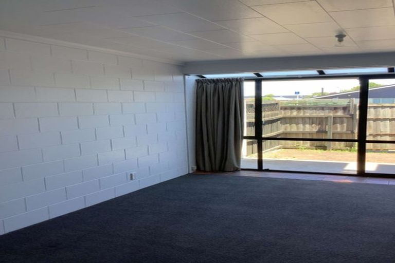 Photo of property in 2/86 Picton Avenue, Riccarton, Christchurch, 8011