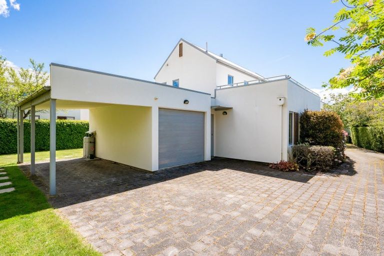 Photo of property in 7 Meadowbrook Place, Wanaka, 9305