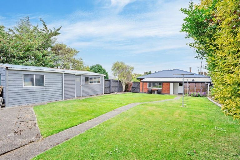 Photo of property in 12 Holloway Street, Waikiwi, Invercargill, 9810