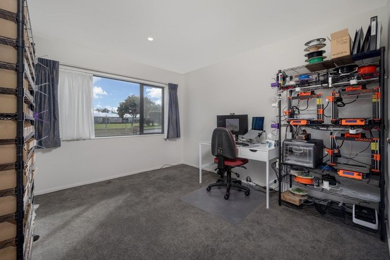 Photo of property in 118a Gracechurch Drive, Flat Bush, Auckland, 2016
