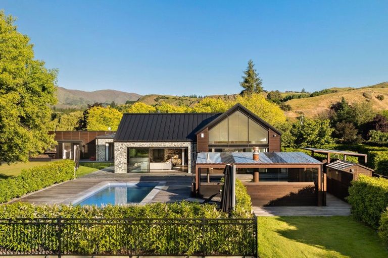 Photo of property in 273 Arrowtn-lke Hayes Road, Lake Hayes, Queenstown, 9371