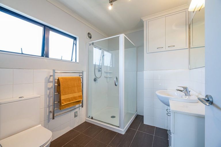 Photo of property in 19 Highfields Terrace, Henderson, Auckland, 0612