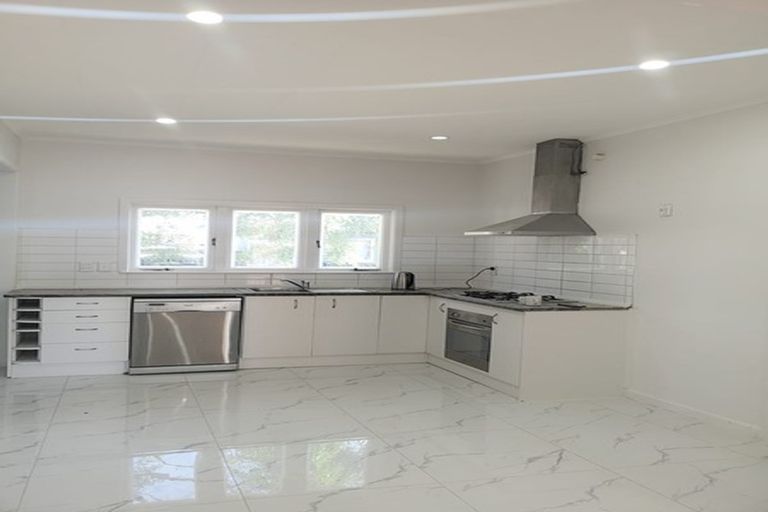 Photo of property in 125 East Tamaki Road, Papatoetoe, Auckland, 2025