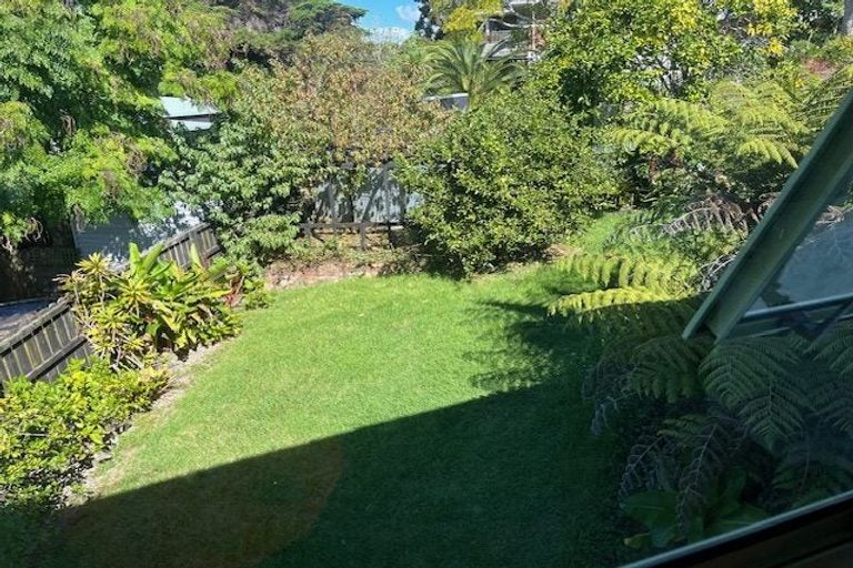 Photo of property in 15 Hague Place, Birkenhead, Auckland, 0626
