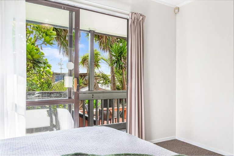 Photo of property in 91a/2 Beach Road, Te Atatu Peninsula, Auckland, 0610