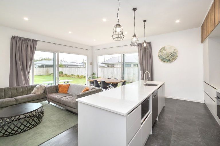 Photo of property in 160 Main Street, Greytown, 5712