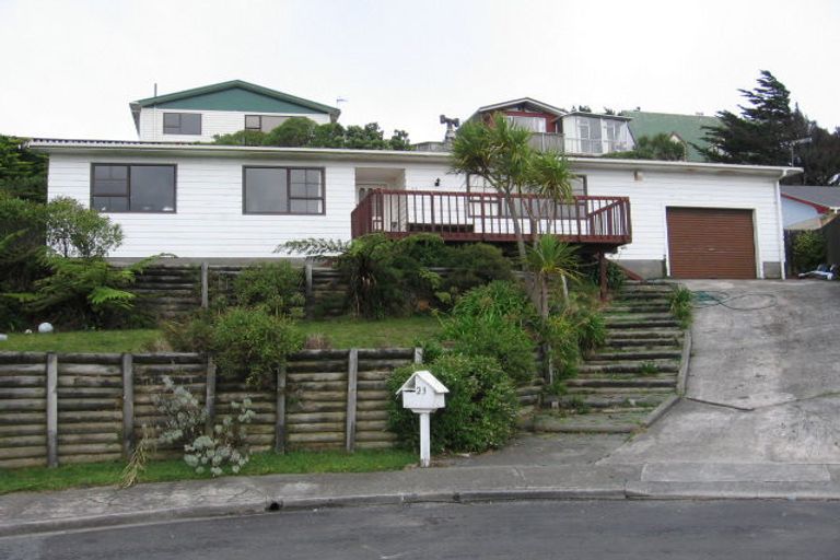 Photo of property in 23 Rice Crescent, Newlands, Wellington, 6037