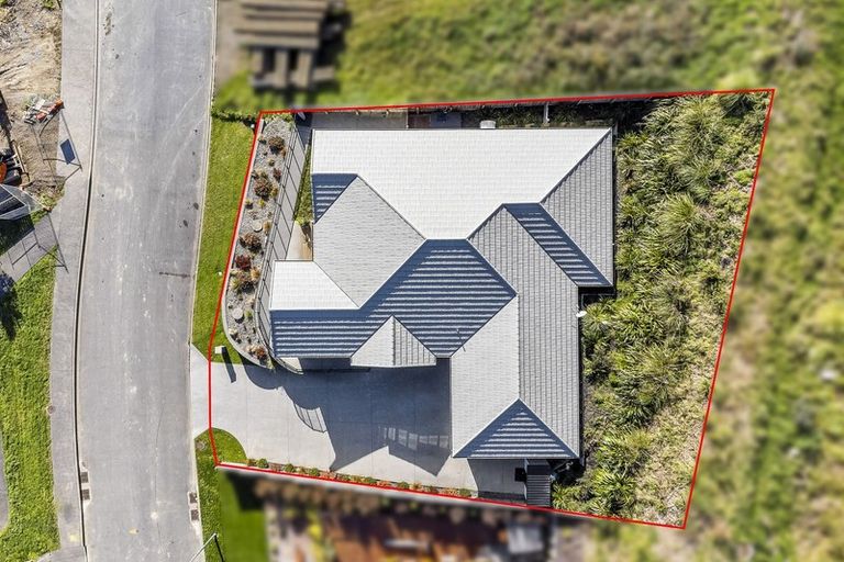 Photo of property in 99 Kakariki Grove, Waikanae, 5036