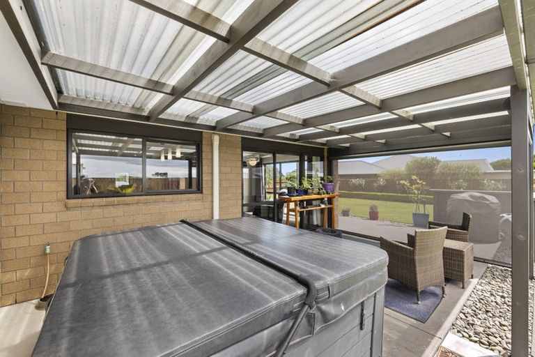 Photo of property in 12 Nikau Place, Hawera, 4610