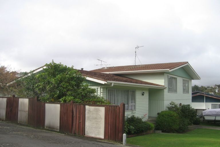 Photo of property in 12 Staithes Drive North, Whitby, Porirua, 5024