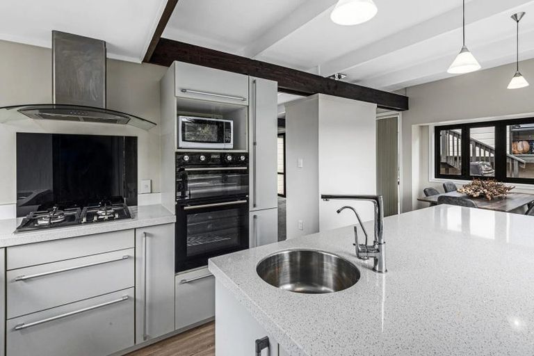 Photo of property in 17 Kowhai Park Road, Maunu, Whangarei, 0110