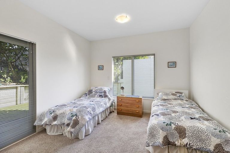 Photo of property in Dorset Cove, 90 Burnham Street, Seatoun, Wellington, 6022