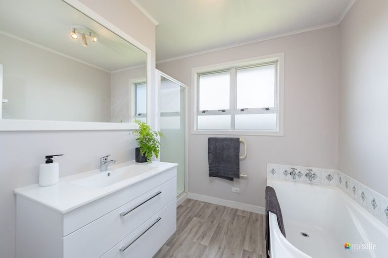 Photo of property in 114 Te Pene Avenue, Titahi Bay, Porirua, 5022