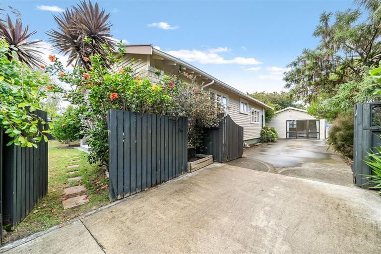 Photo of property in 37 Linwood Drive, Paraparaumu, 5032