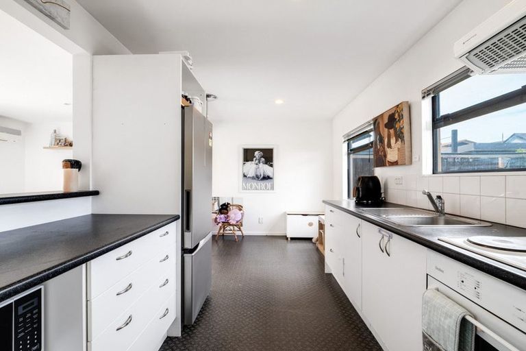Photo of property in 42 Stanmore Road, Phillipstown, Christchurch, 8011