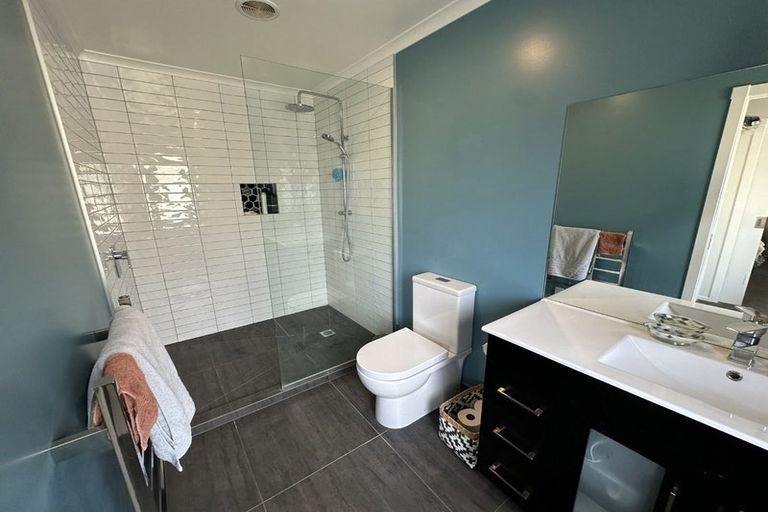 Photo of property in 2a Leadline Place, Whitby, Porirua, 5024