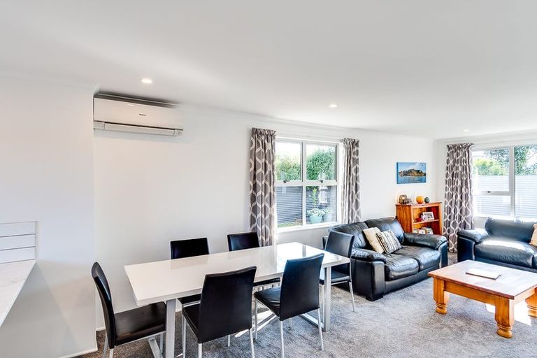 Photo of property in 11 Chester Street, Taradale, Napier, 4112