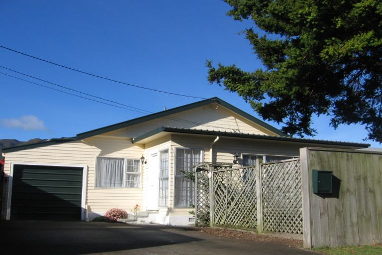 Photo of property in 2/74 Totara Crescent, Woburn, Lower Hutt, 5011