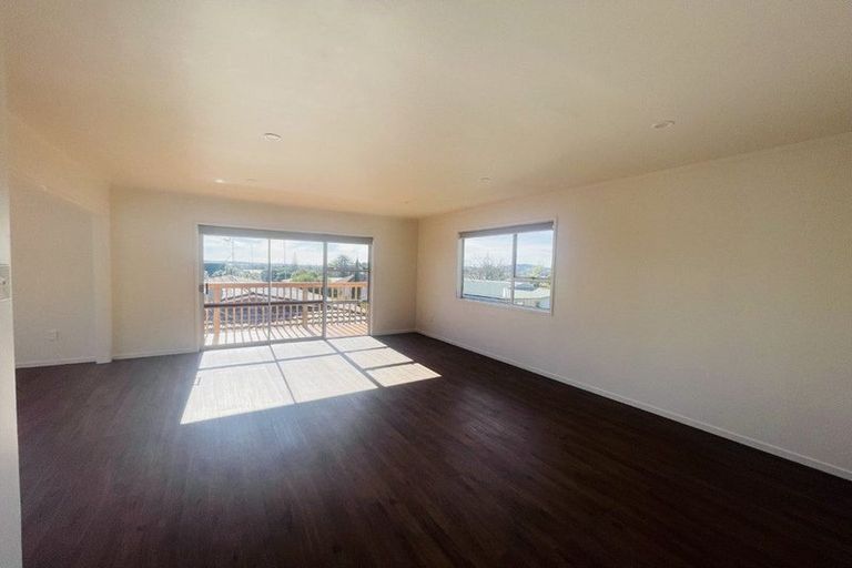 Photo of property in 1/54 Lynwood Road, New Lynn, Auckland, 0600