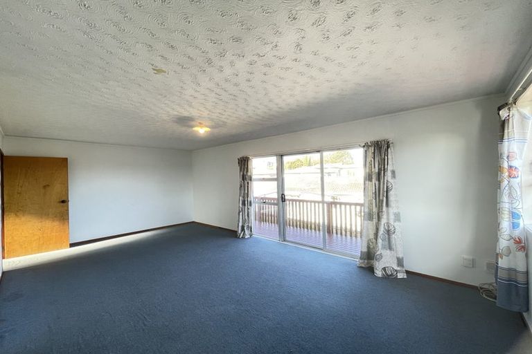Photo of property in 34 Glenbervie Crescent, Massey, Auckland, 0614