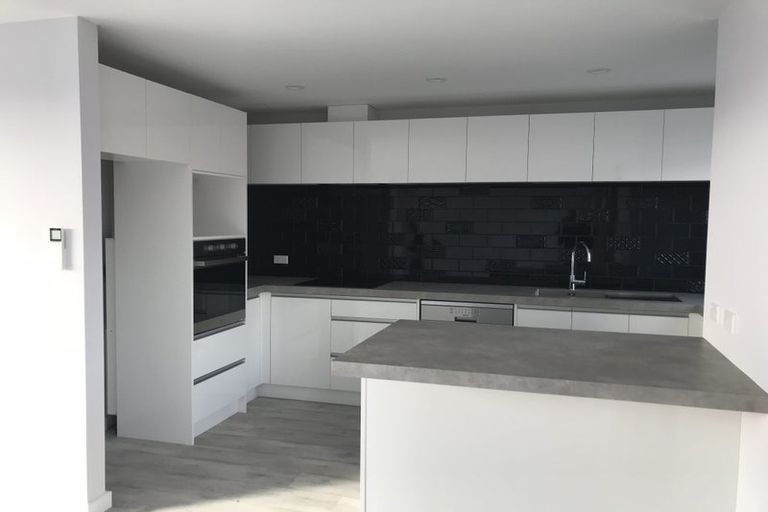 Photo of property in 121u3 Rongotai Road, Kilbirnie, Wellington, 6022