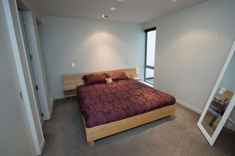 Photo of property in Dune, 2a/138 Oriental Parade, Oriental Bay, Wellington, 6011
