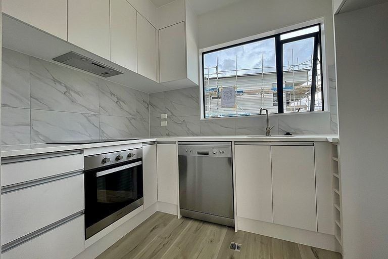 Photo of property in 32a Poruru Close, Papakura, 2110