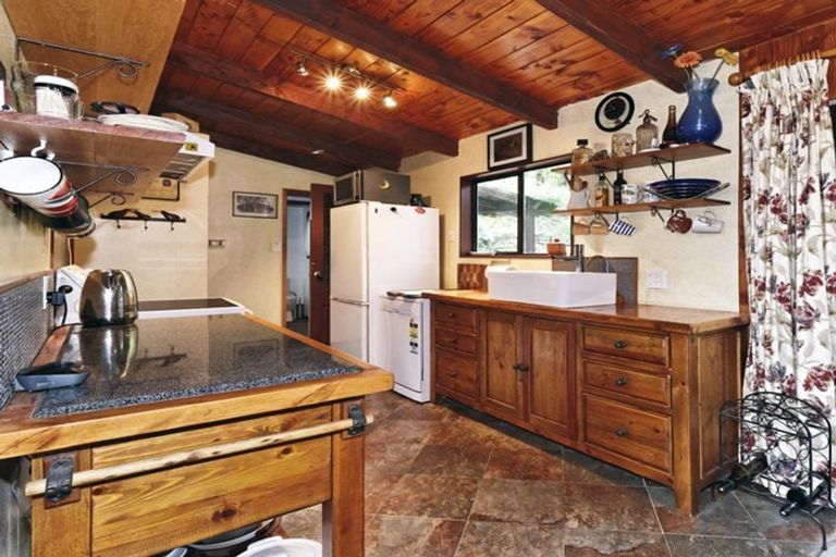 Photo of property in 22 Phillip Avenue, Glen Eden, Auckland, 0602