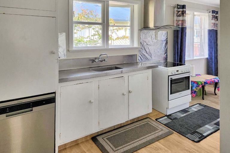 Photo of property in 199 Riverside Drive, Waterloo, Lower Hutt, 5011