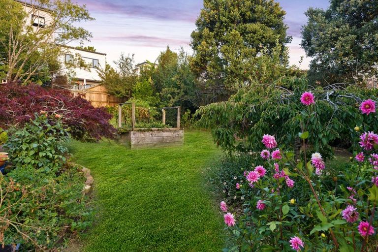 Photo of property in 14 Edgewood Way, Henderson, Auckland, 0612