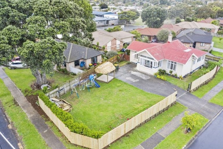 Photo of property in 135 Mountain Road, Mangere Bridge, Auckland, 2022