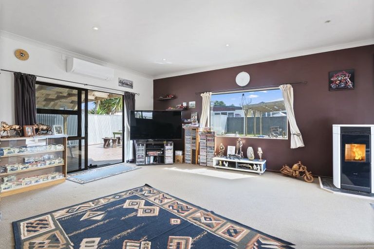 Photo of property in 20 Kings Drive, Levin, 5510